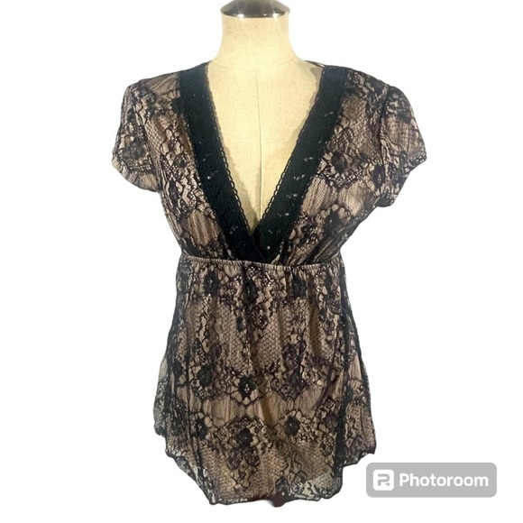 Vanity V-neck Blouse Tan with Black overlay.  Size Large - Picture 1 of 5
